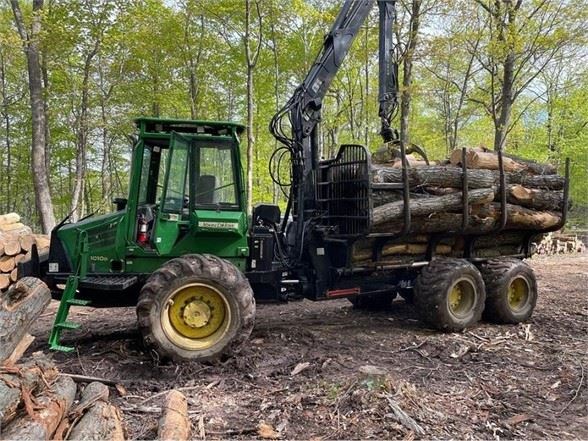 2006 John Deere 1010D Forwarder